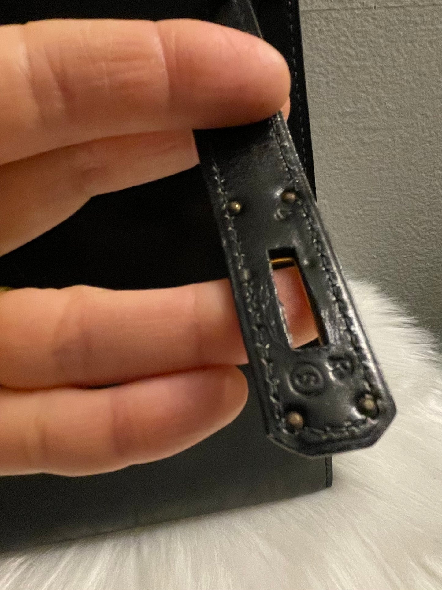 Kelly 28 Sellier Noir Box Calf GHW