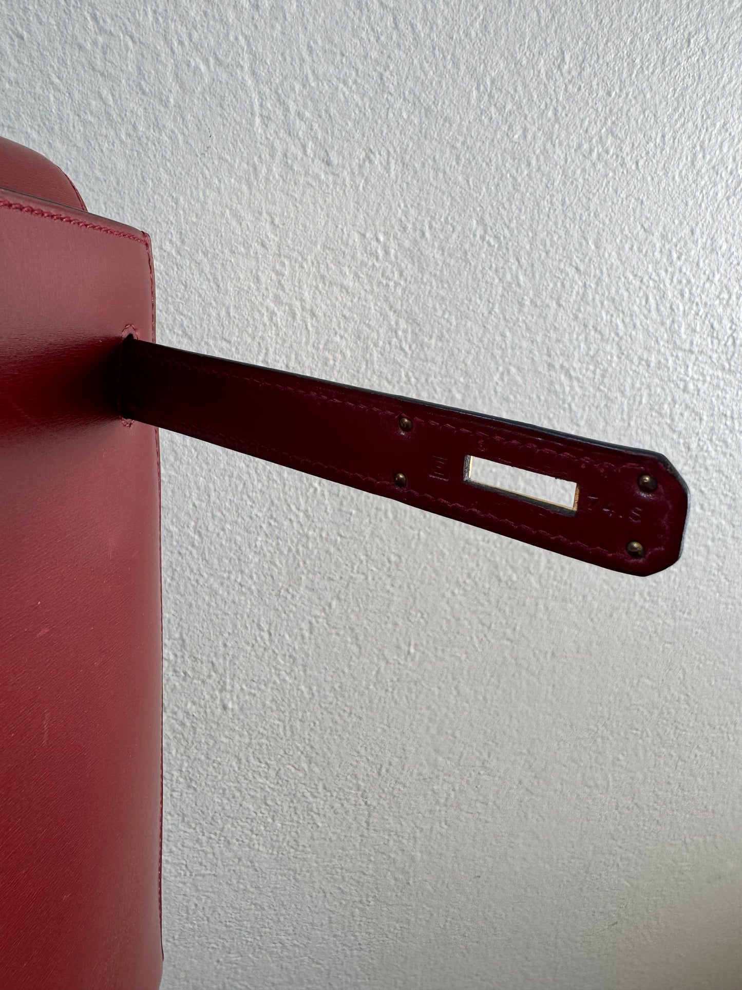 HERMÈS Kelly 32 Sellier Rouge H Box Leather GHW