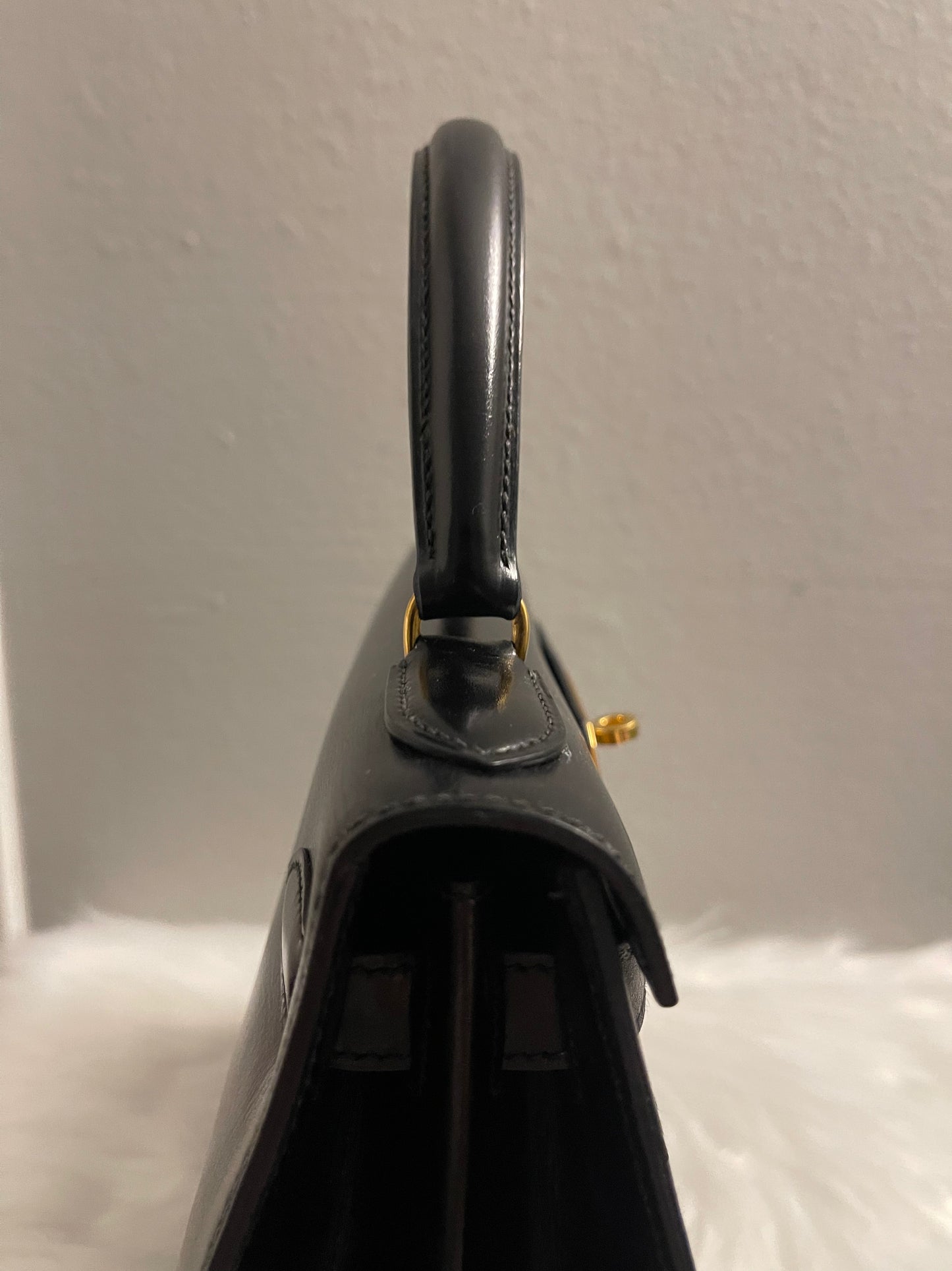 Kelly 28 Sellier Noir Box Calf GHW