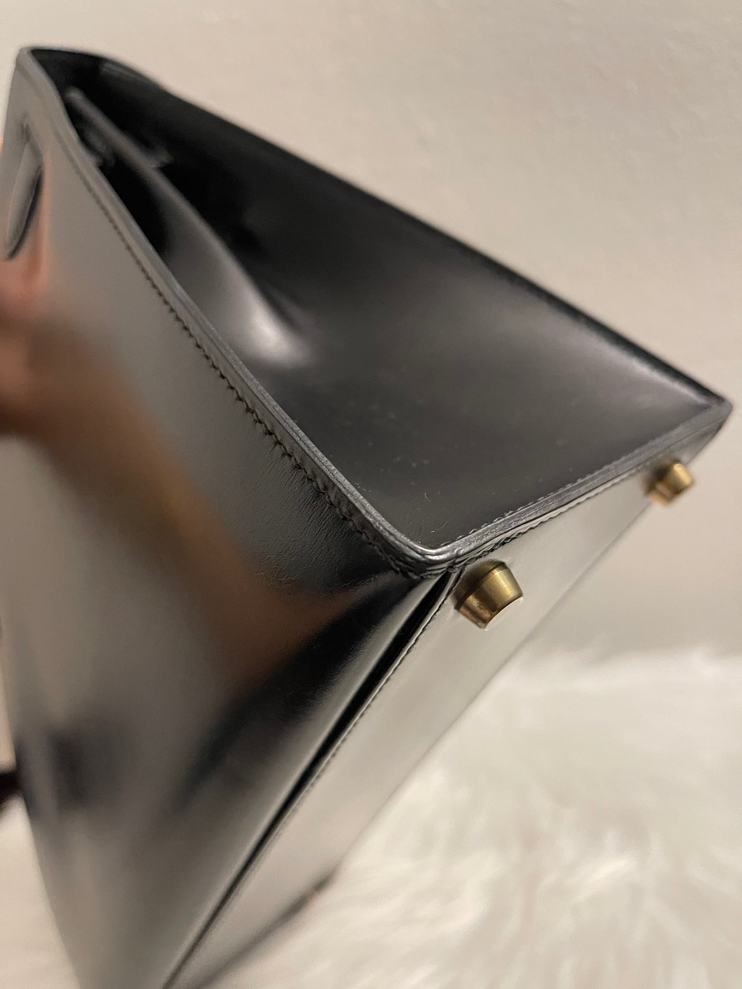 Kelly 28 Sellier Noir Box Calf GHW