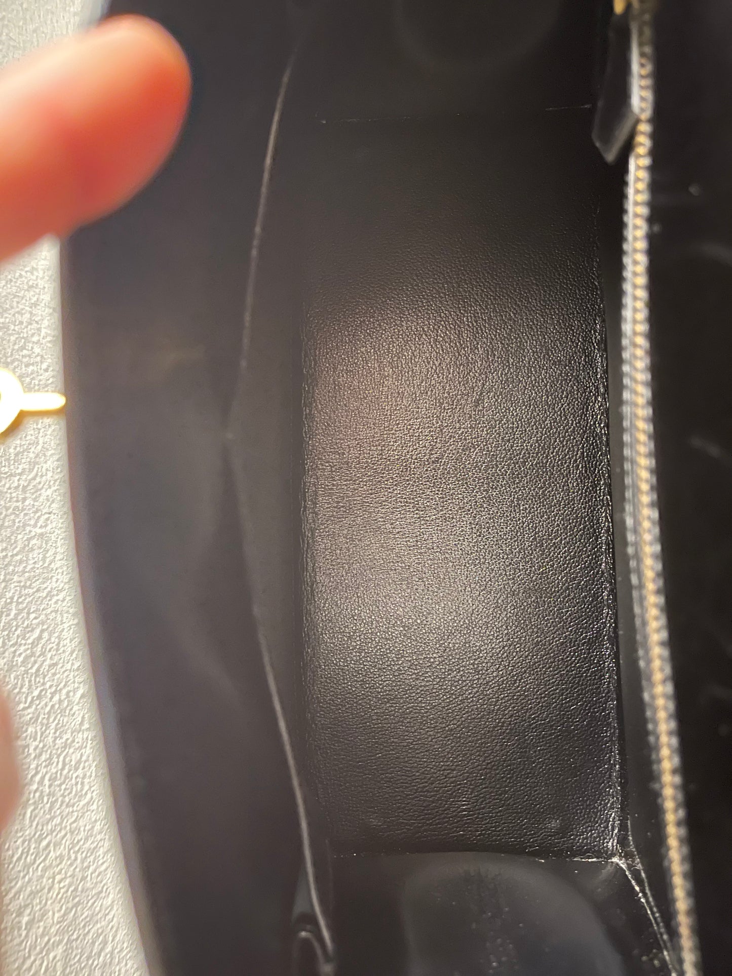 Kelly 28 Sellier Noir Box Calf GHW